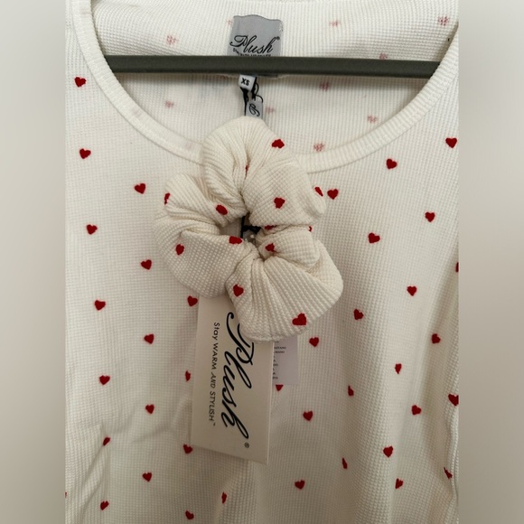 NWT Revolve Plush Thermal Heart Pajama Scrunchie Set in White Red - Picture 6 of 7